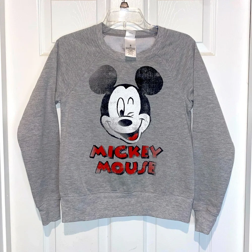 Disney Mickey Mouse Crewneck. Size S